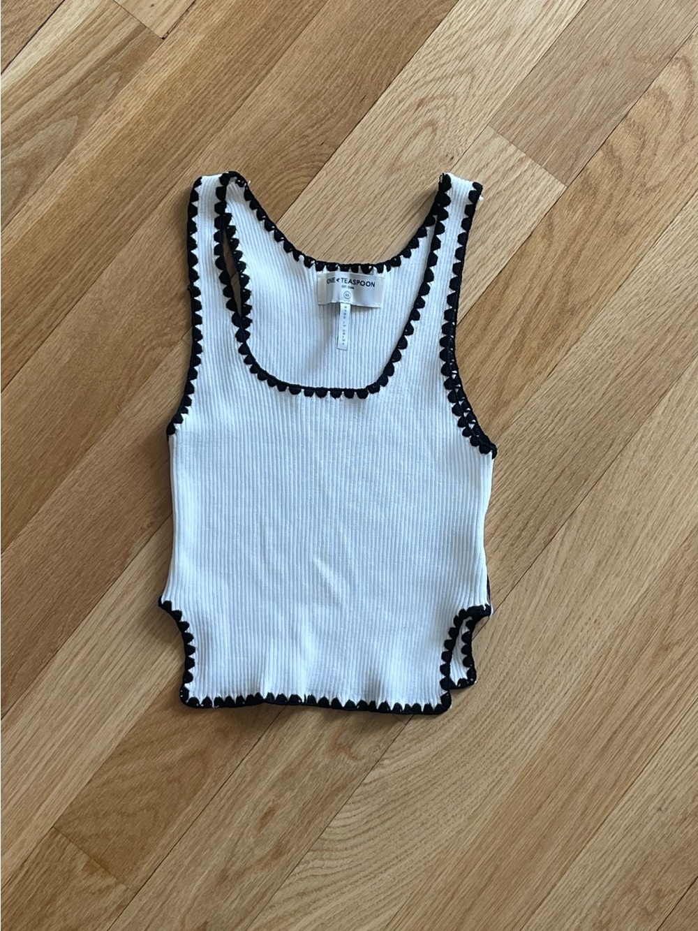 Free People: OneTeaspoon Knitted Scallop Tank - white